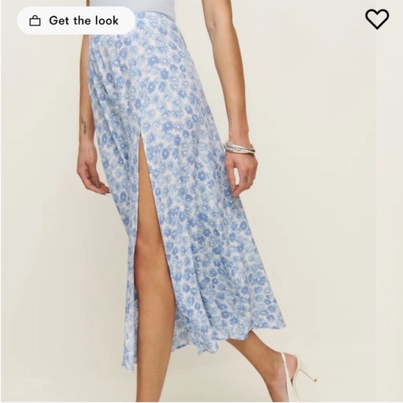 NWT • Zoe skirt in blue daisy